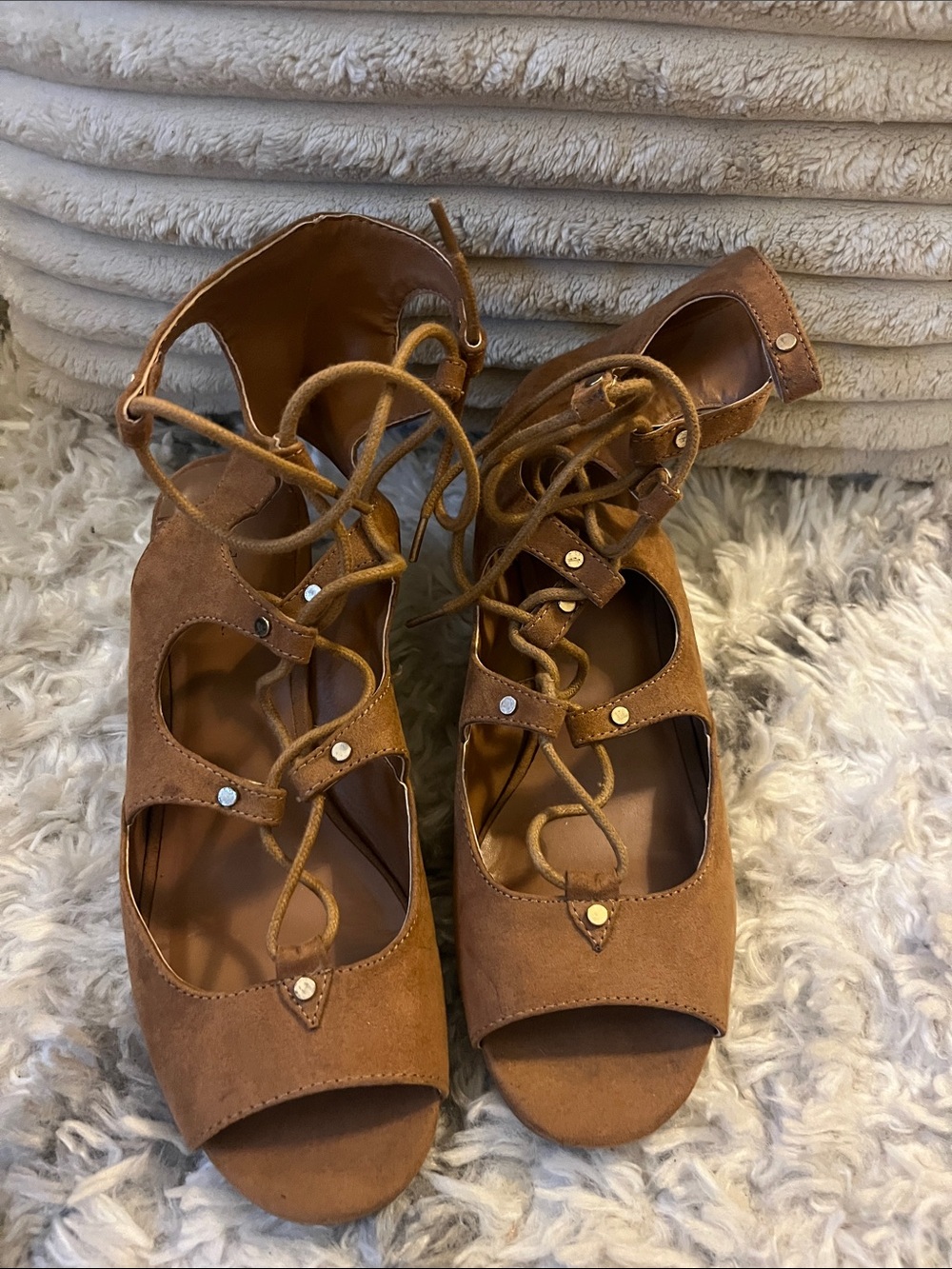 Strappy clay-colored Wedges